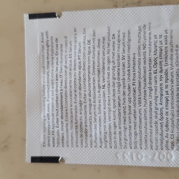 Elemis Dynamic Resurfacing Super C Serum - Picture 2 of 2